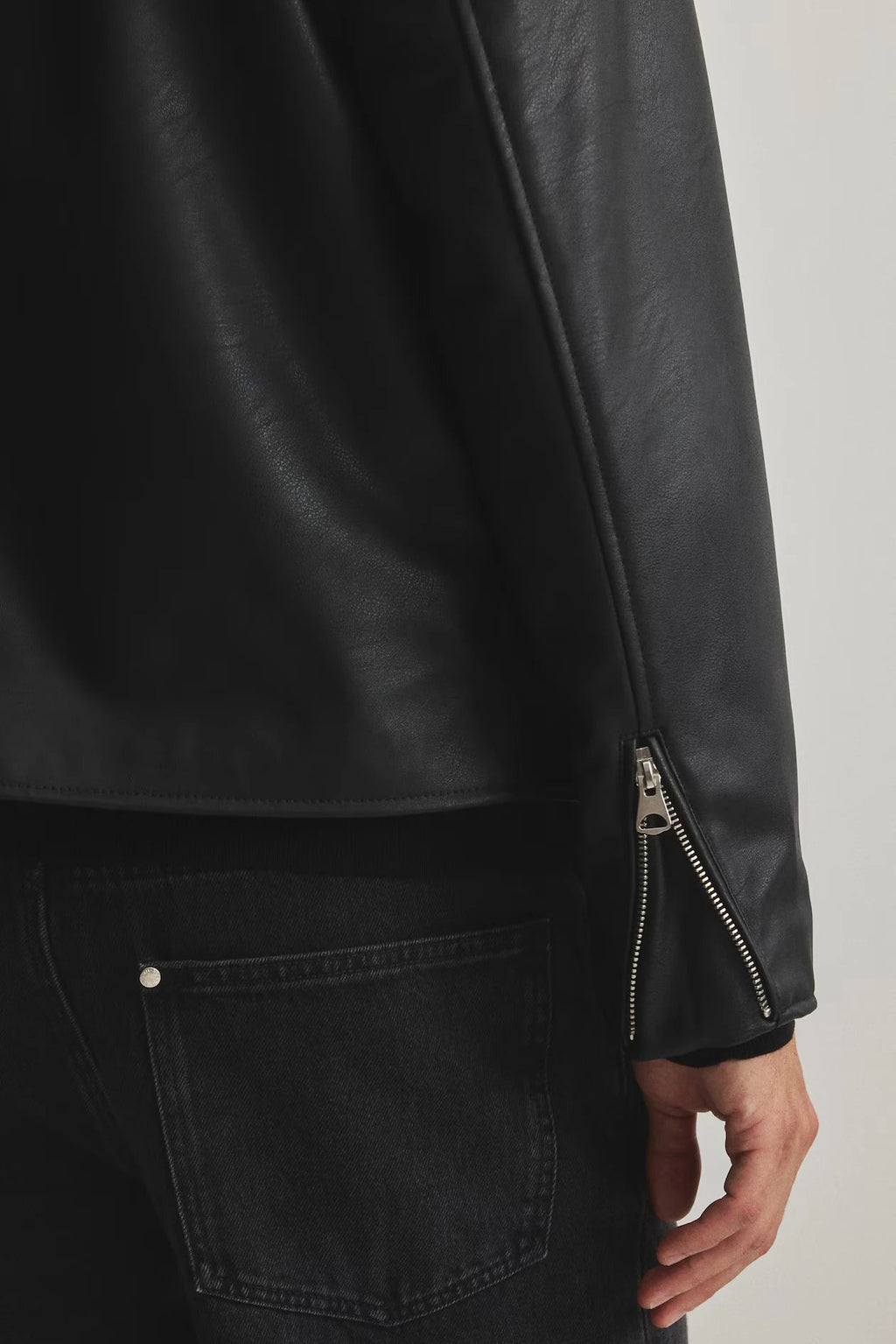 Black Faux Leather Jacket – Premium Oversized Streetwear for Men - Cropped fit Xovra® - XOVRA.IN
